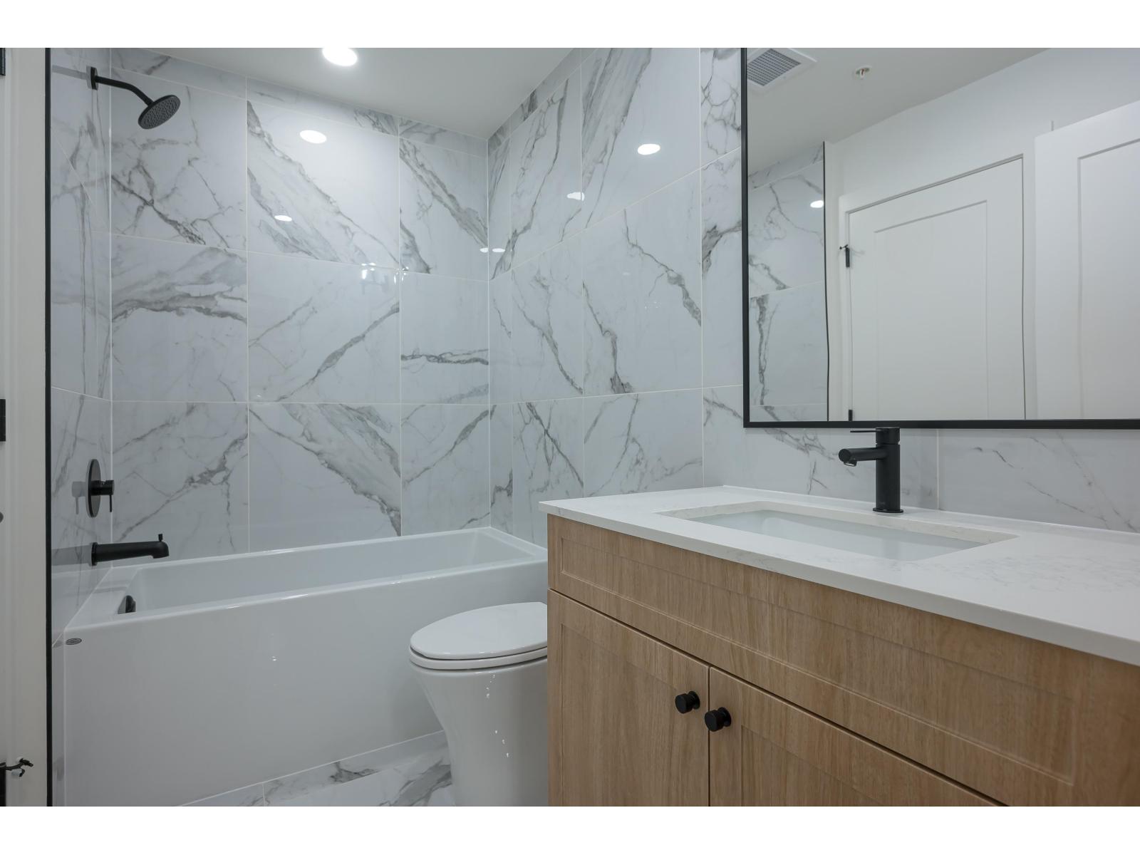 206 19911 76 AVENUE, Langley