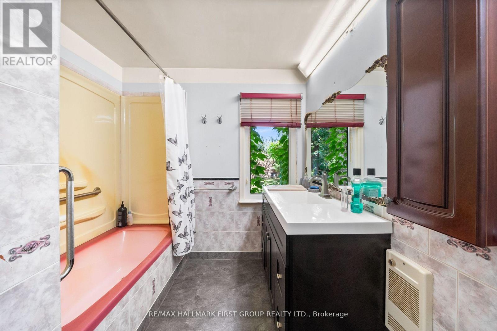 1652 TAUNTON ROAD - 19
