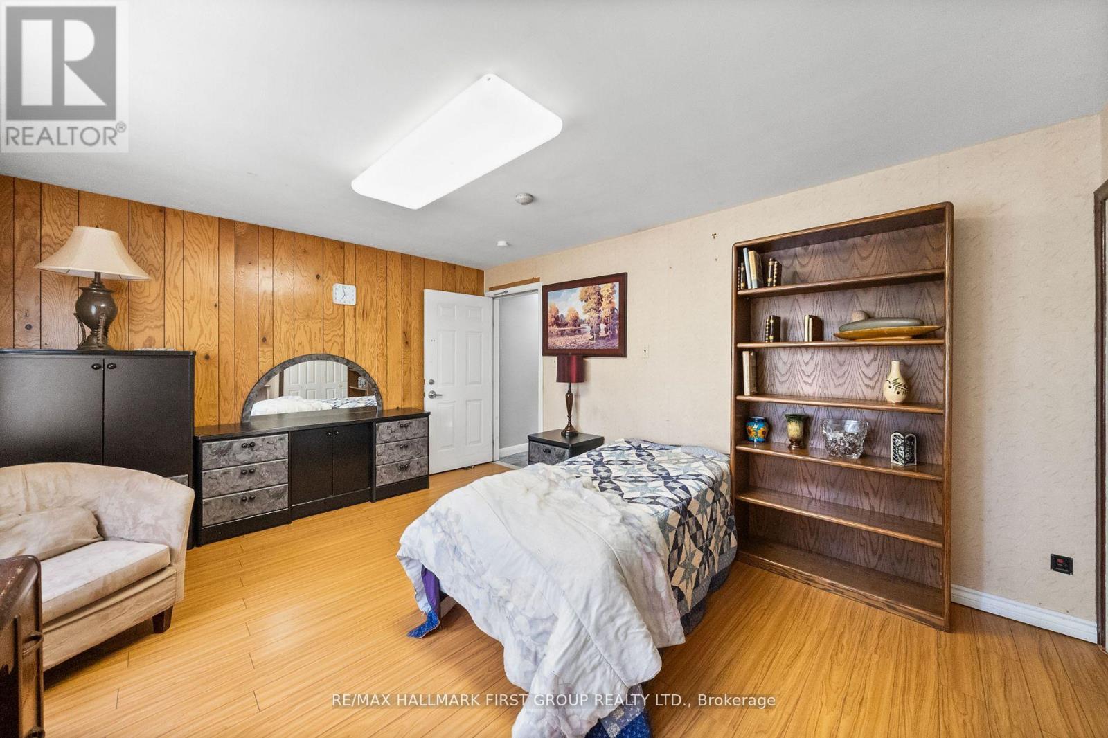 1652 TAUNTON ROAD - 21