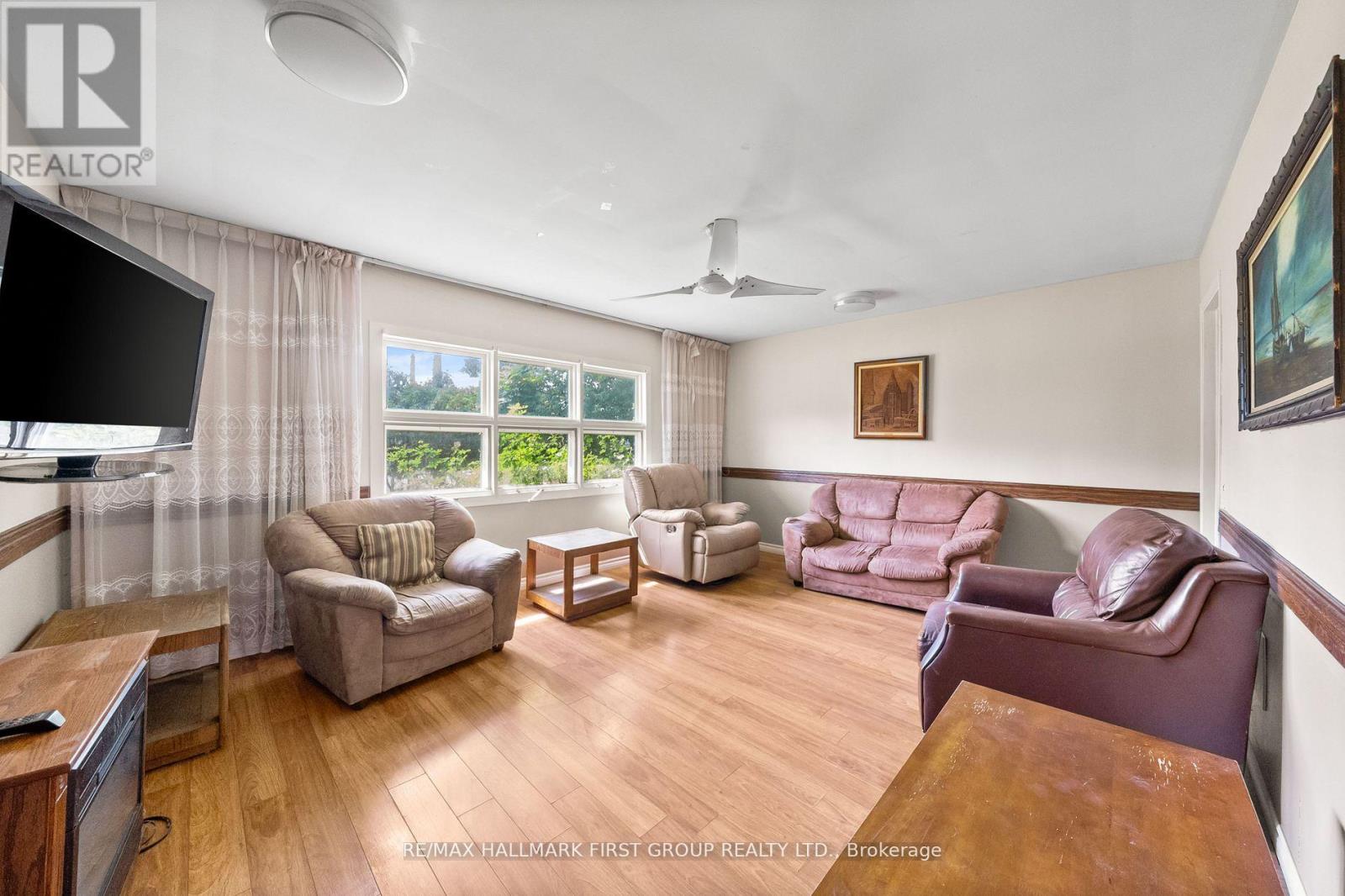 1652 TAUNTON ROAD - 27