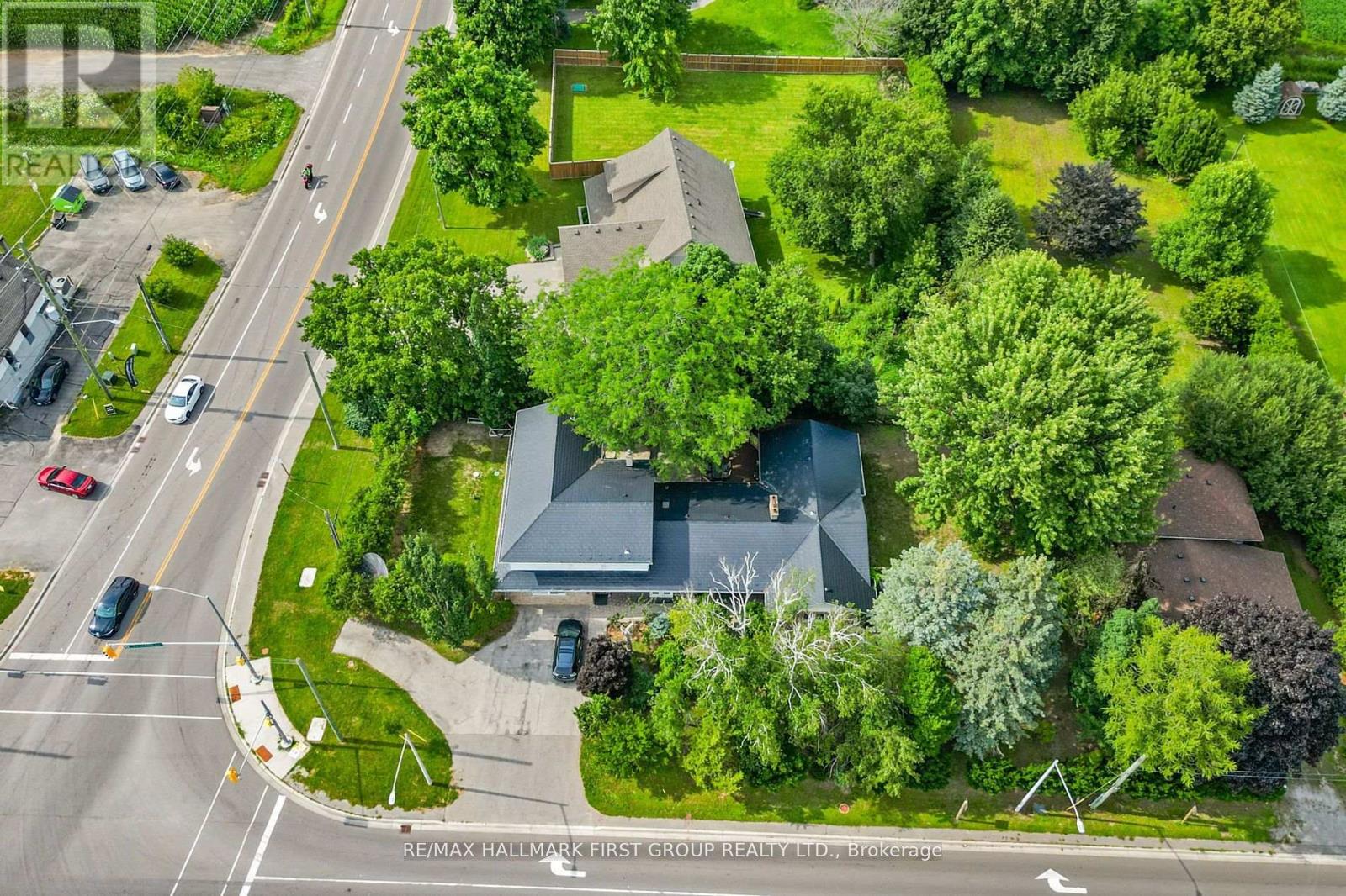 1652 TAUNTON ROAD - 3