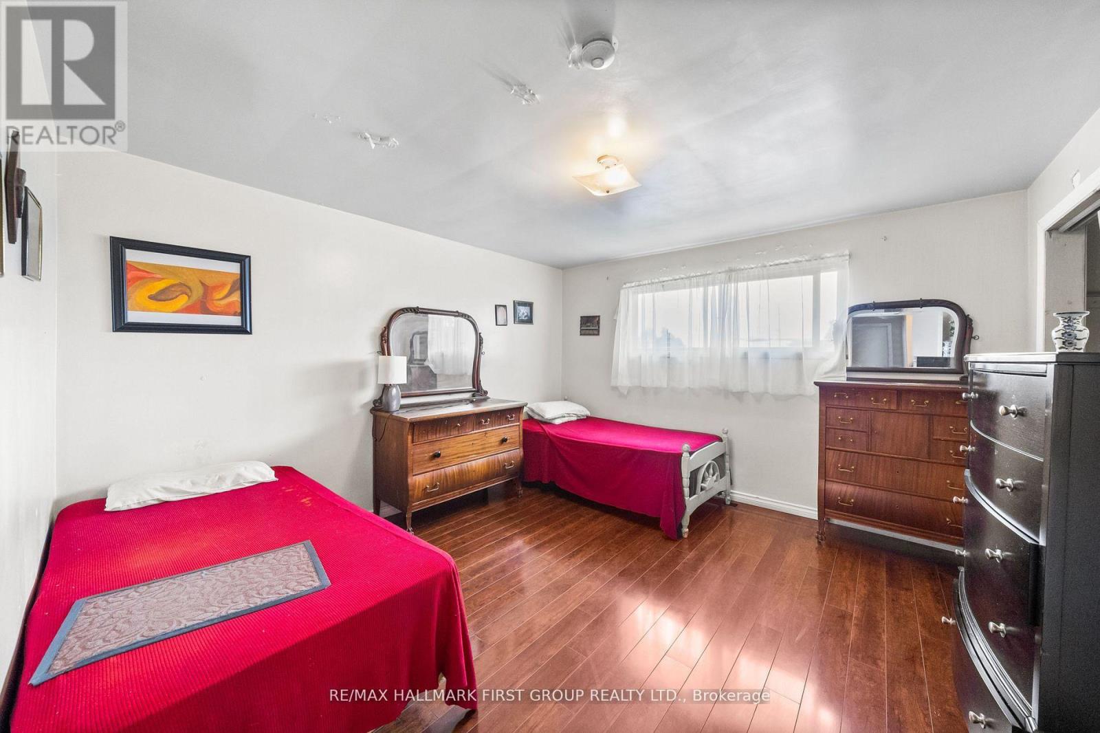 1652 TAUNTON ROAD - 30
