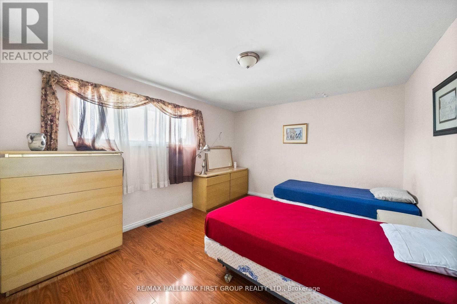 1652 TAUNTON ROAD - 34
