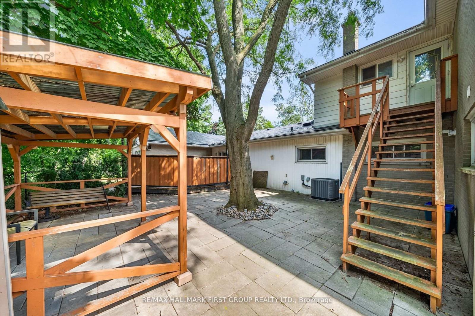 1652 TAUNTON ROAD - 37