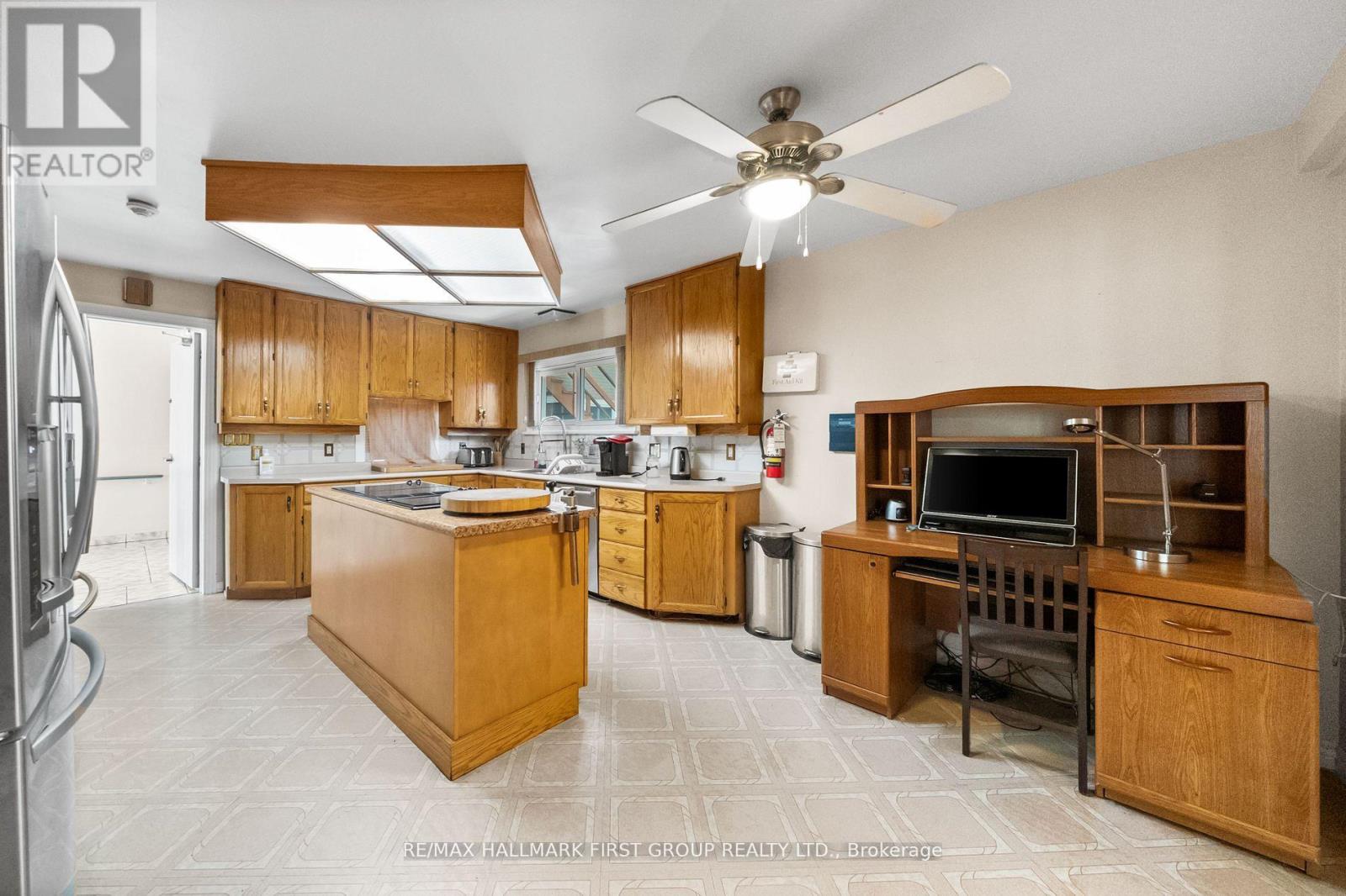 1652 TAUNTON ROAD - 9