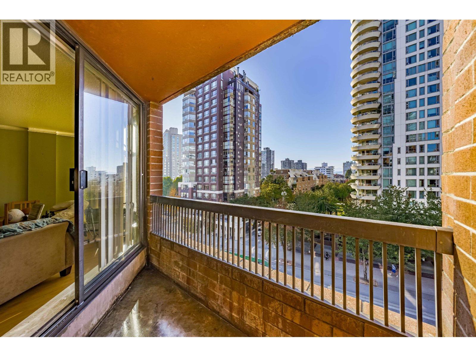 610 1330 BURRARD STREET, Vancouver