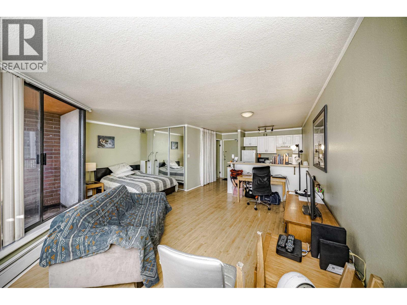 610 1330 BURRARD STREET, Vancouver