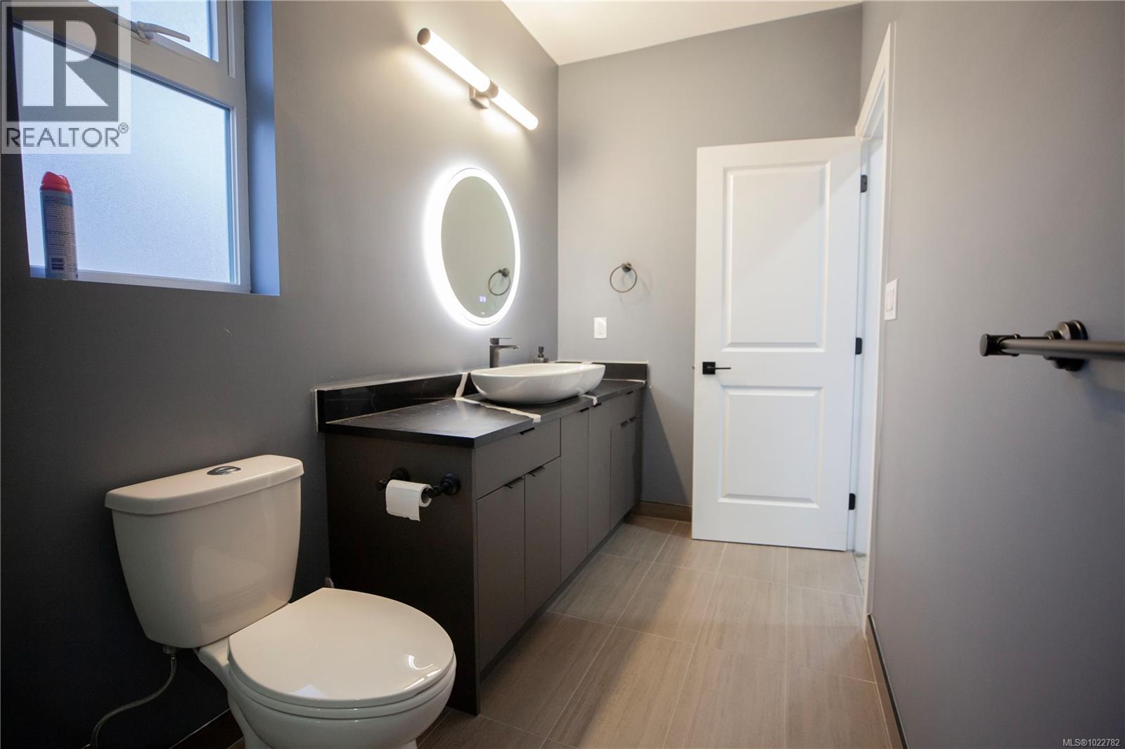 741 Snowdrop Ave, Saanich