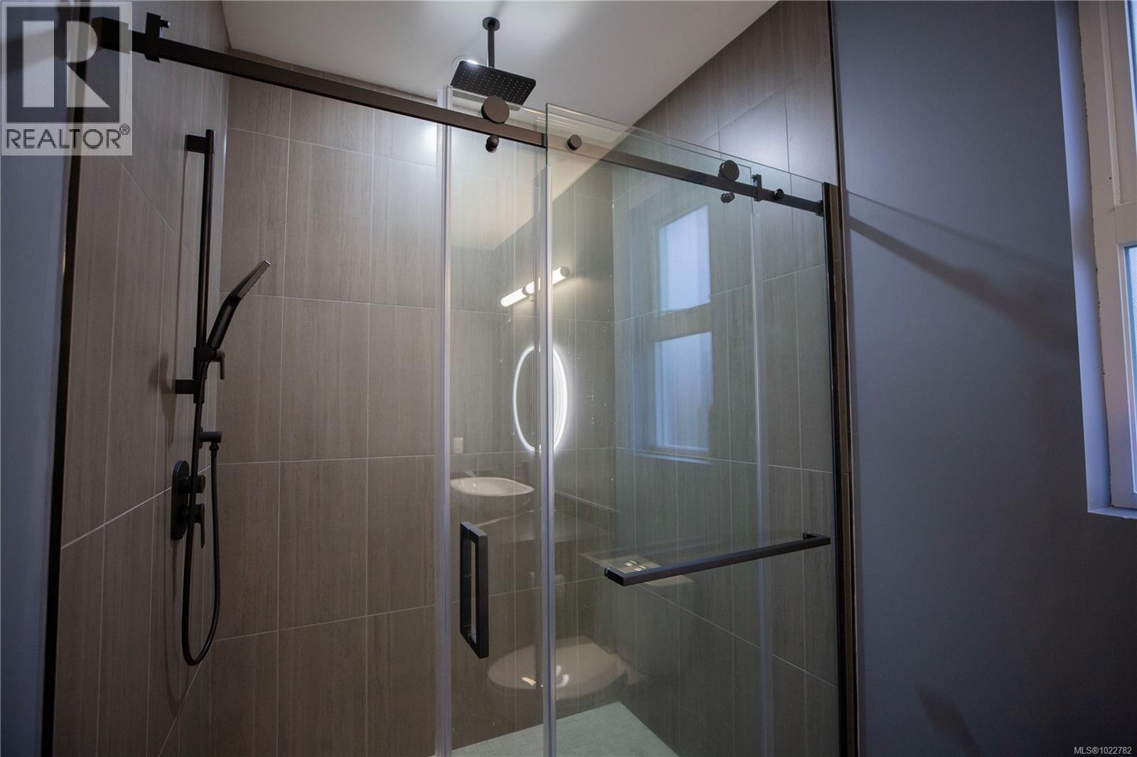 741 Snowdrop Ave, Saanich