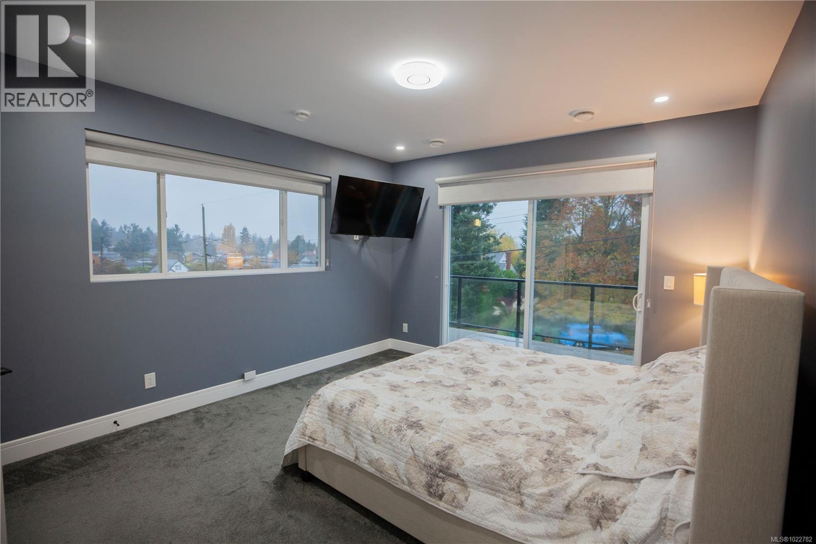 741 Snowdrop Ave, Saanich