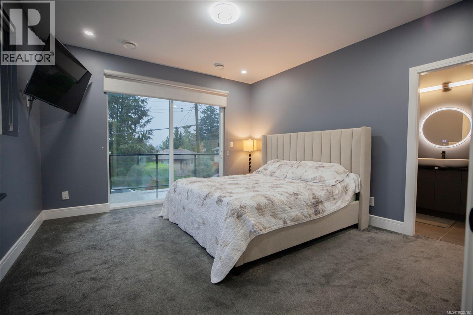 741 Snowdrop Ave, Saanich