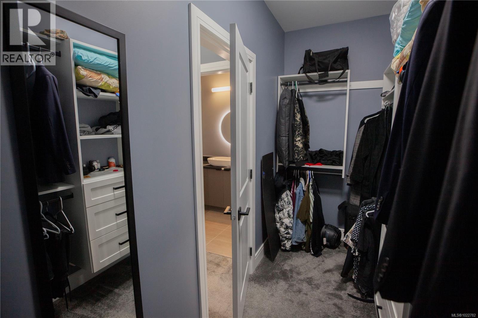 741 Snowdrop Ave, Saanich