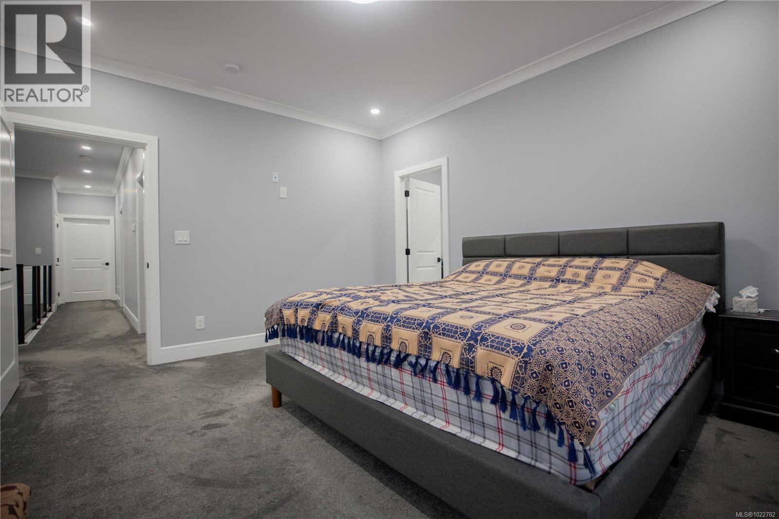 741 Snowdrop Ave, Saanich