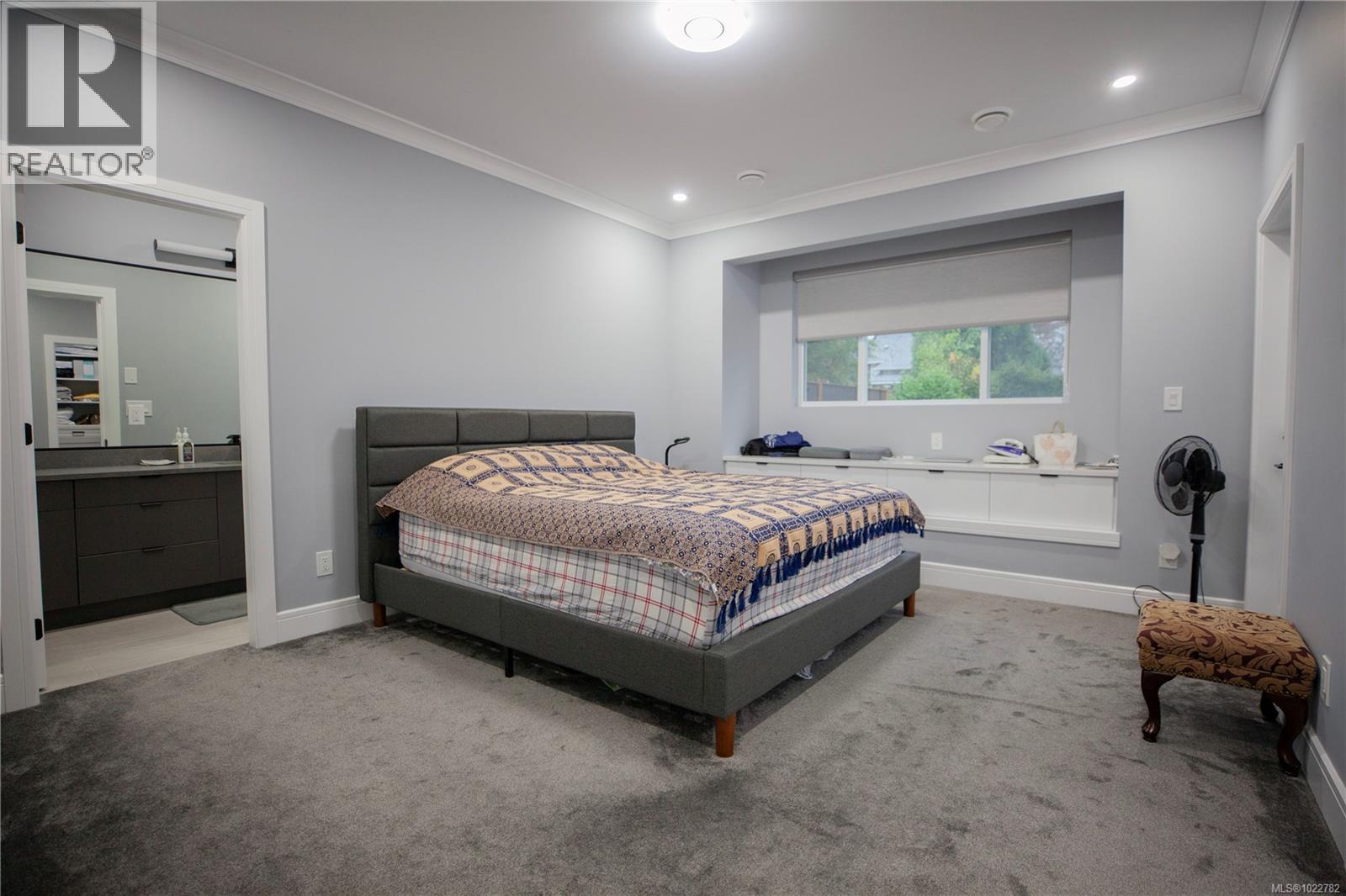 741 Snowdrop Ave, Saanich