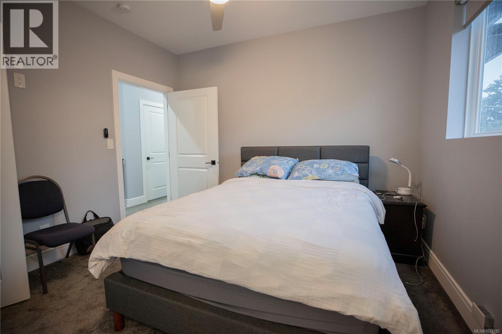 741 Snowdrop Ave, Saanich