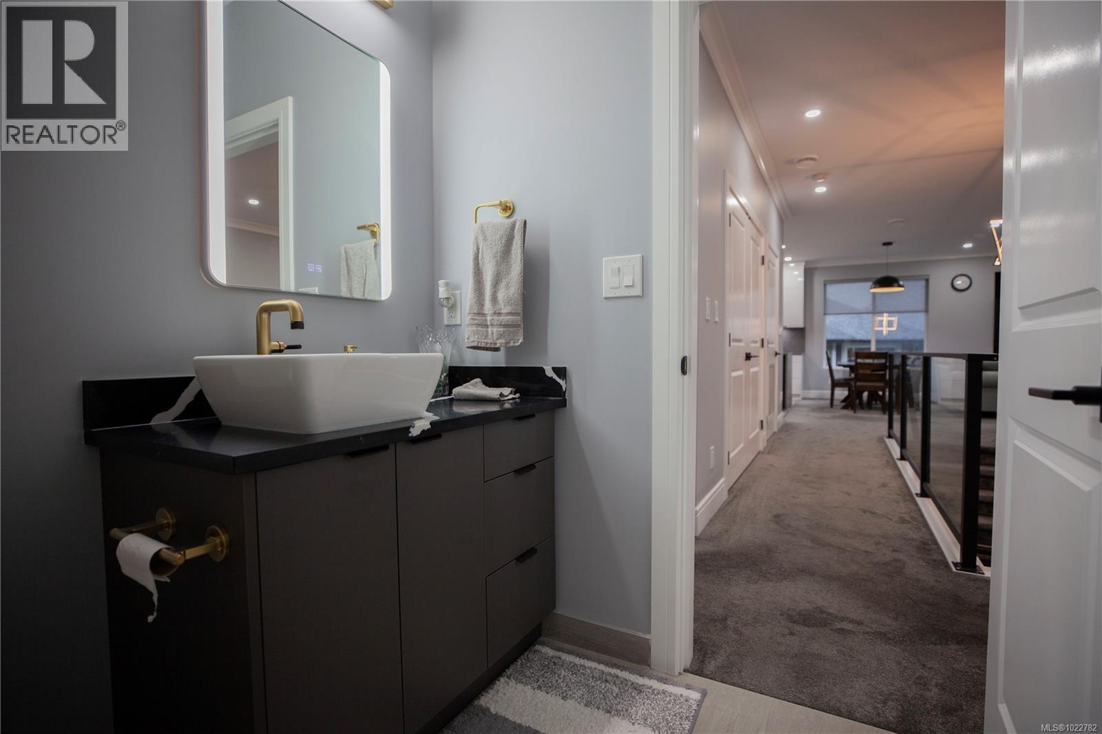 741 Snowdrop Ave, Saanich