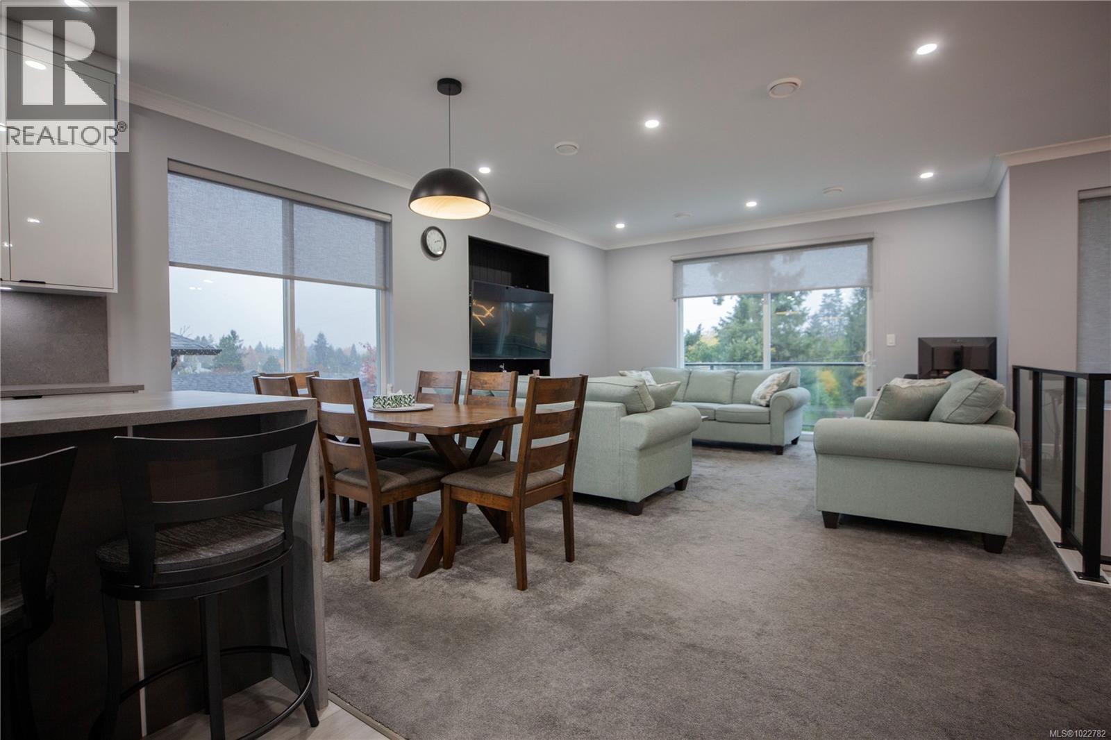 741 Snowdrop Ave, Saanich