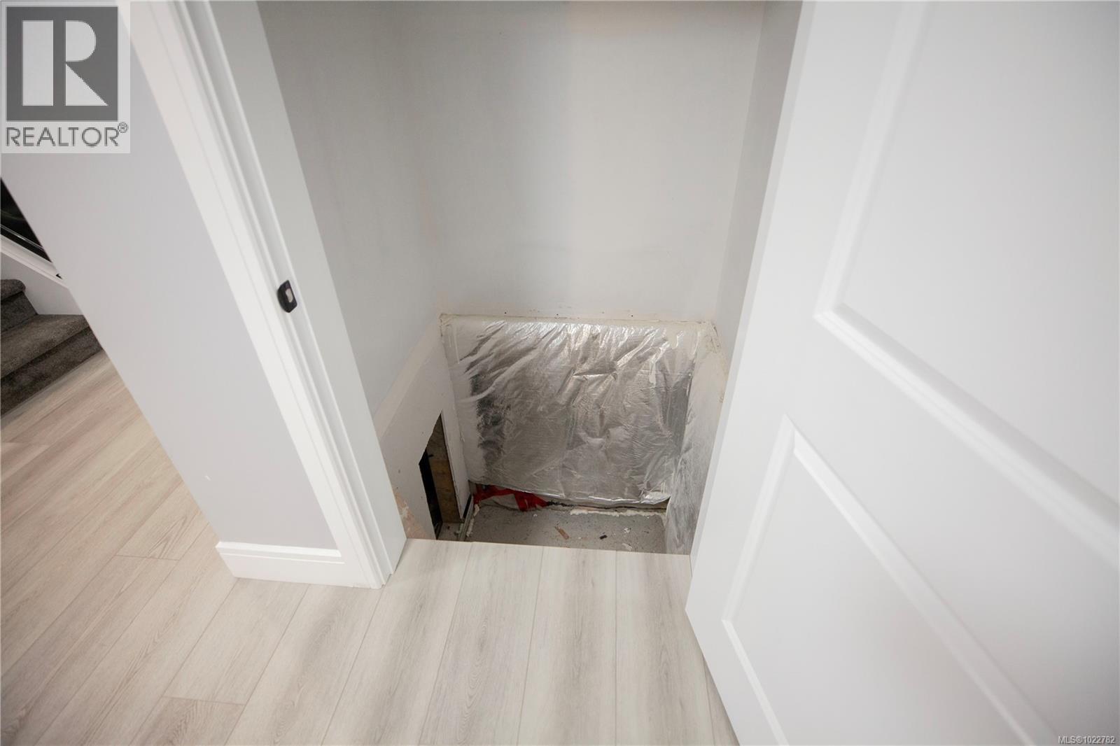 741 Snowdrop Ave, Saanich