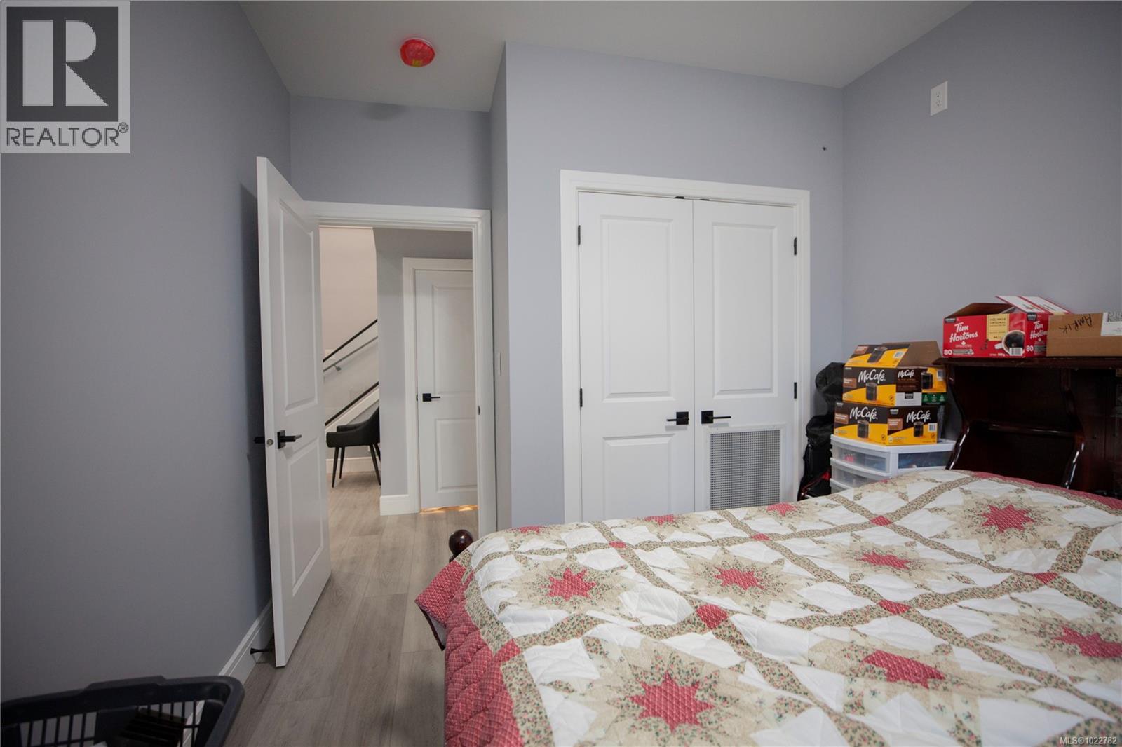 741 Snowdrop Ave, Saanich