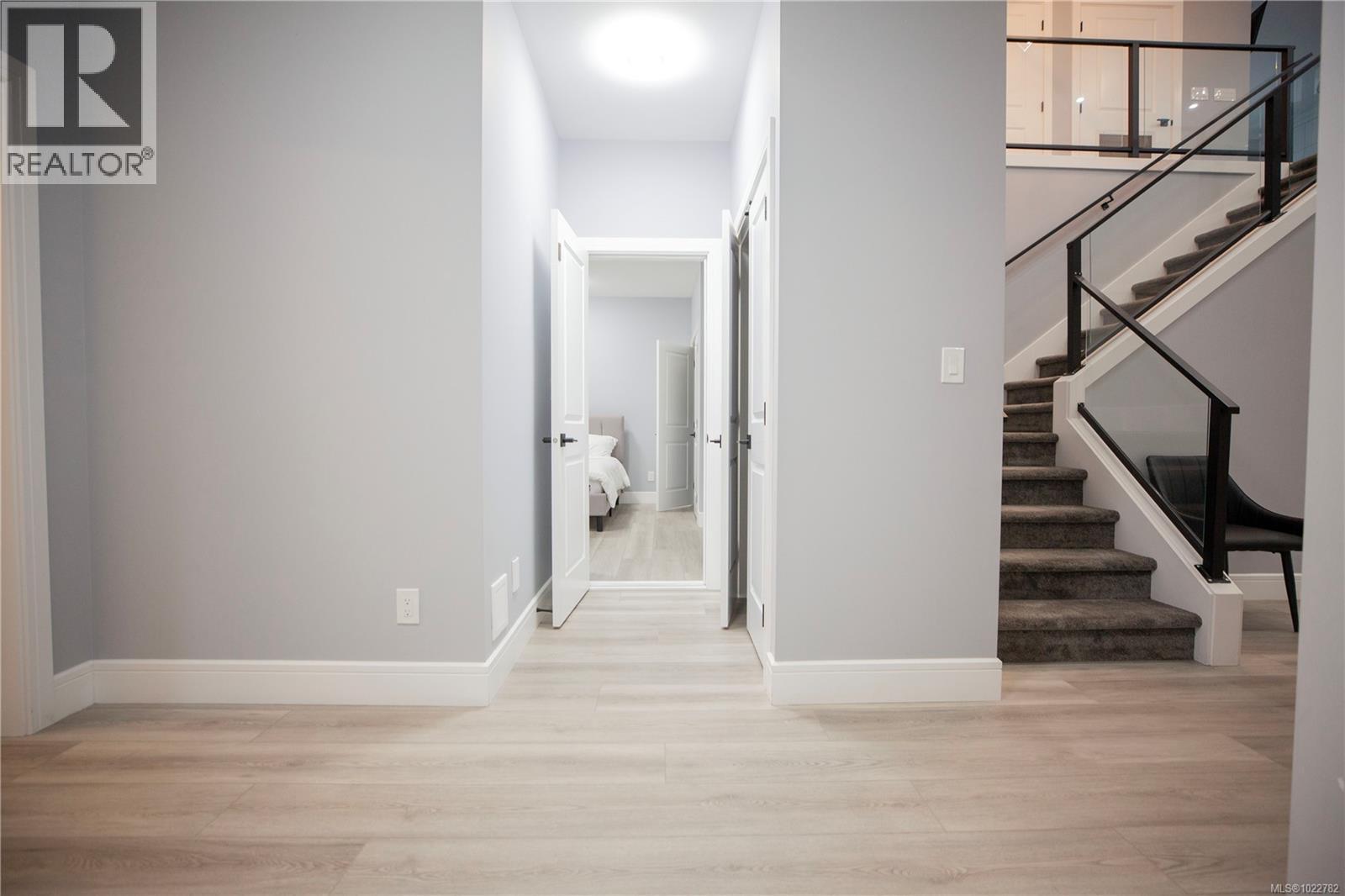 741 Snowdrop Ave, Saanich