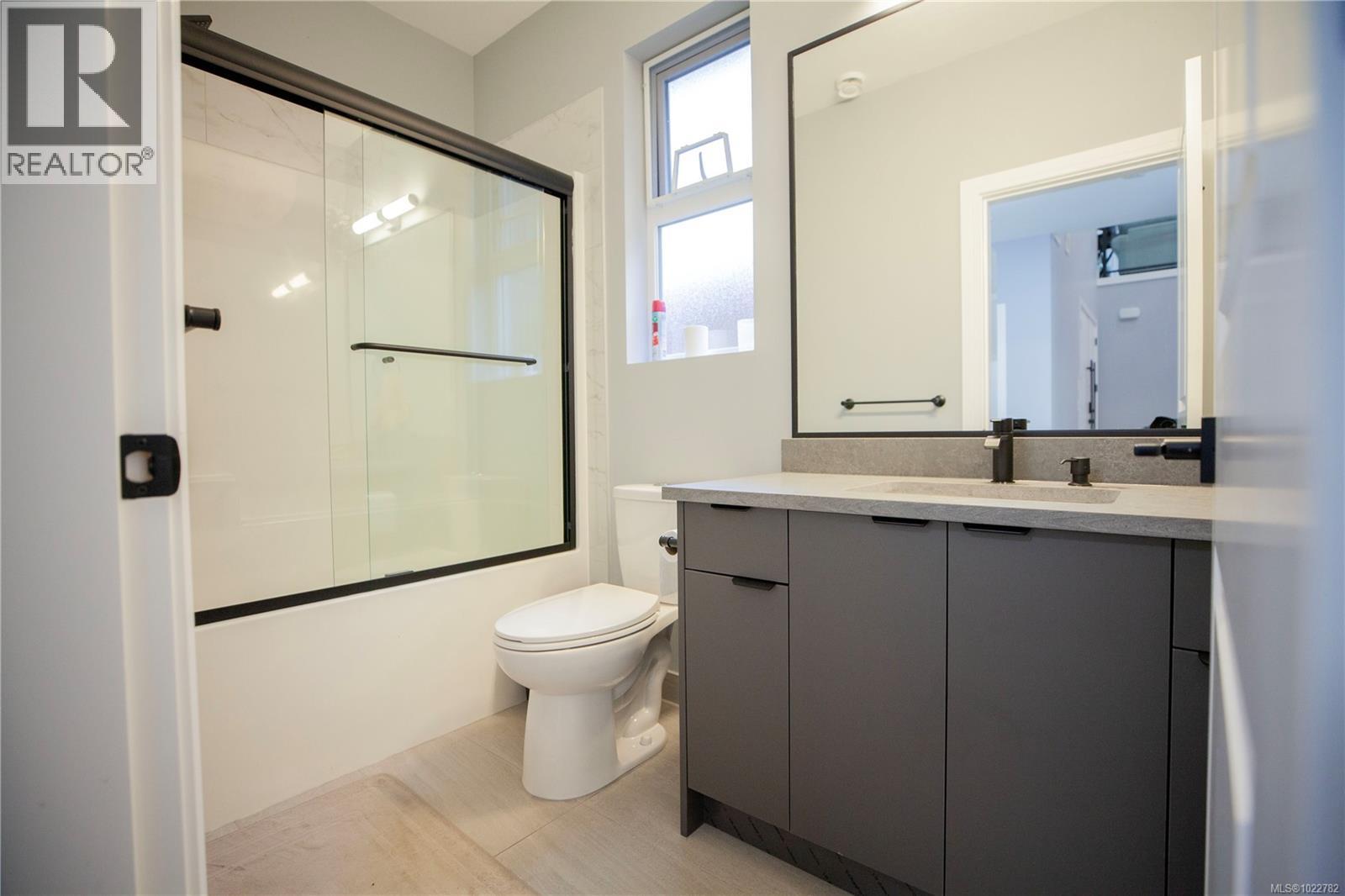 741 Snowdrop Ave, Saanich