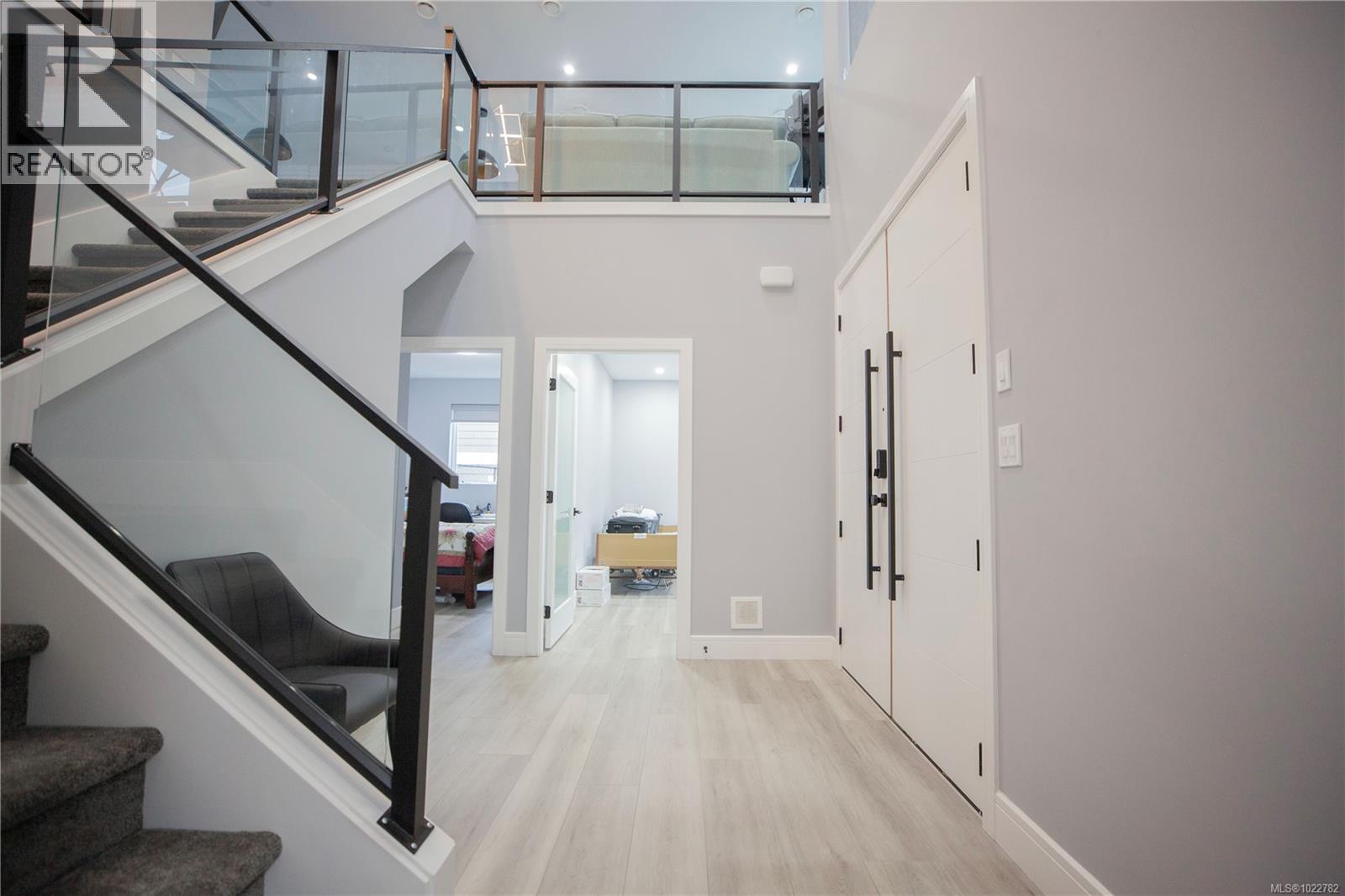 741 Snowdrop Ave, Saanich