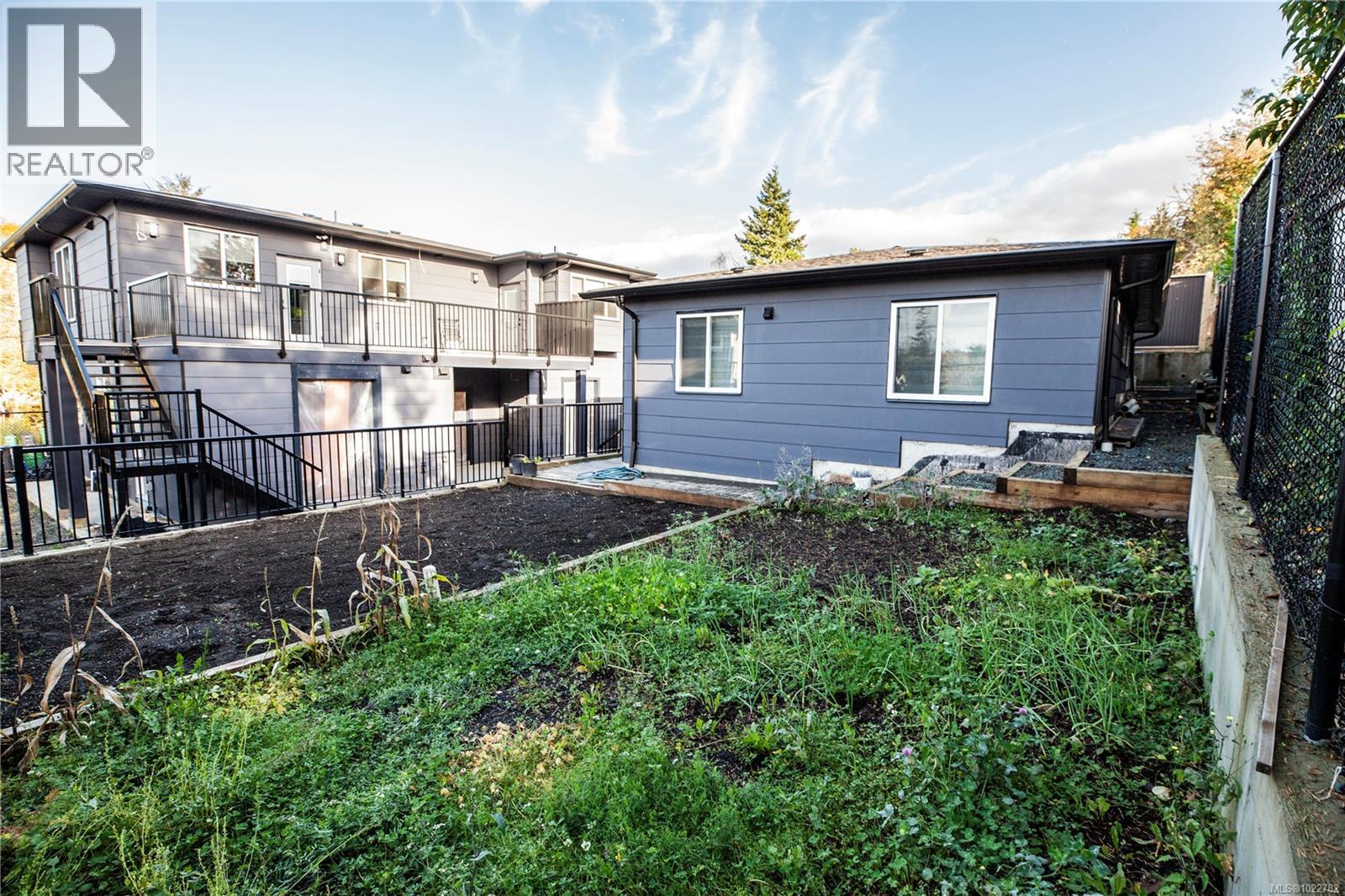 741 Snowdrop Ave, Saanich