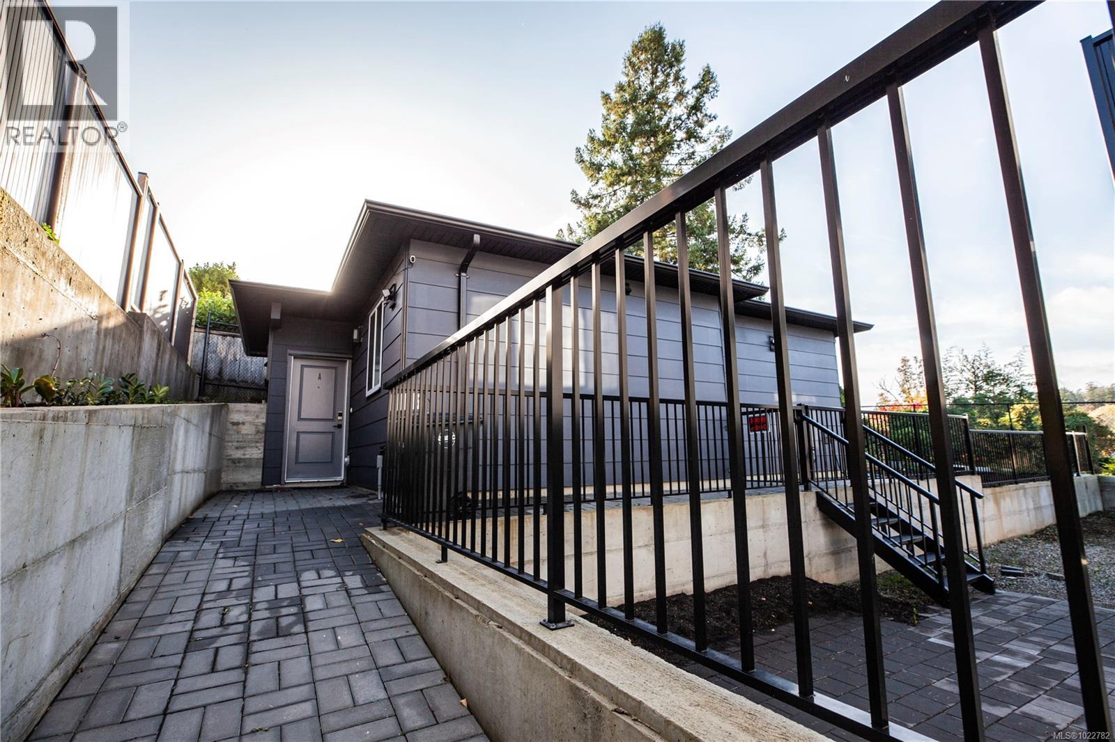 741 Snowdrop Ave, Saanich