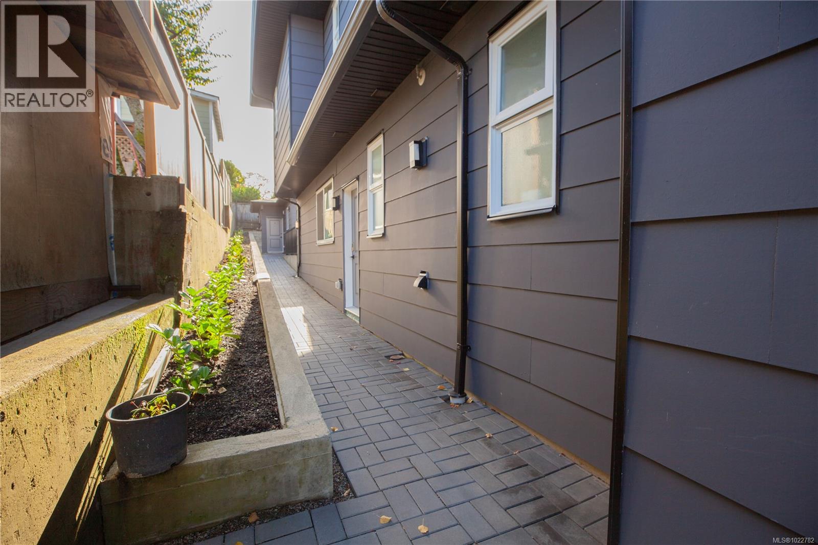 741 Snowdrop Ave, Saanich