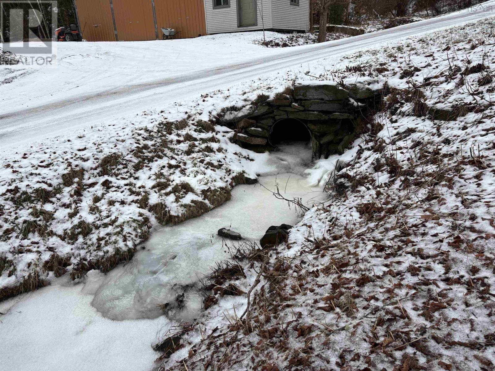 Property 36 of 36 of 5249 East River West Side Road