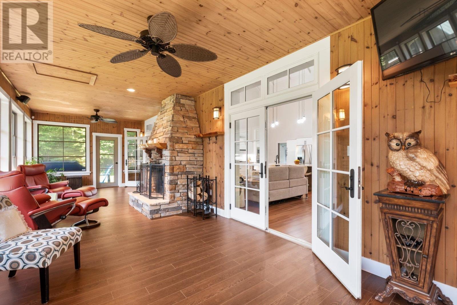 Property 25 of 51 of 15 Norwood Court