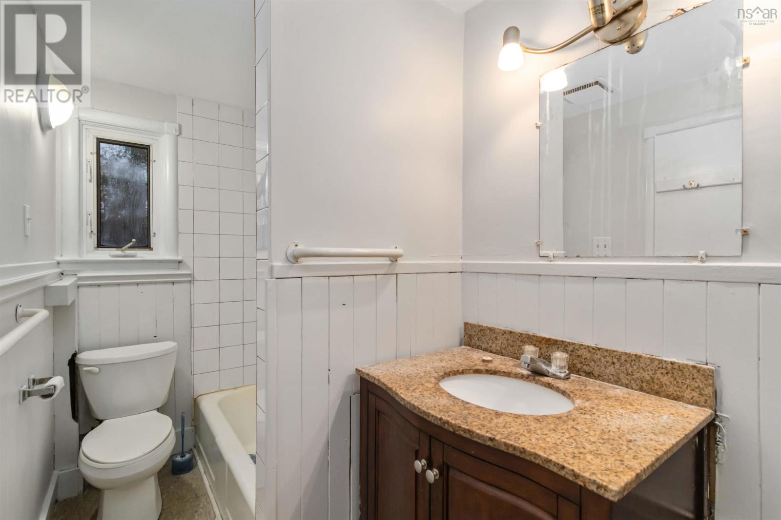 Property 34 of 49 of 358-360 St Margarets Bay Road