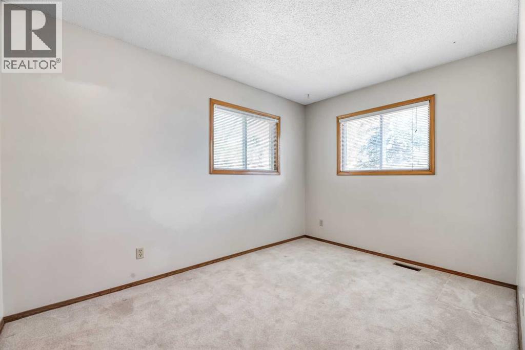 Single Family House for Sale in  Riverglen Park SE Riverbend Calgary 