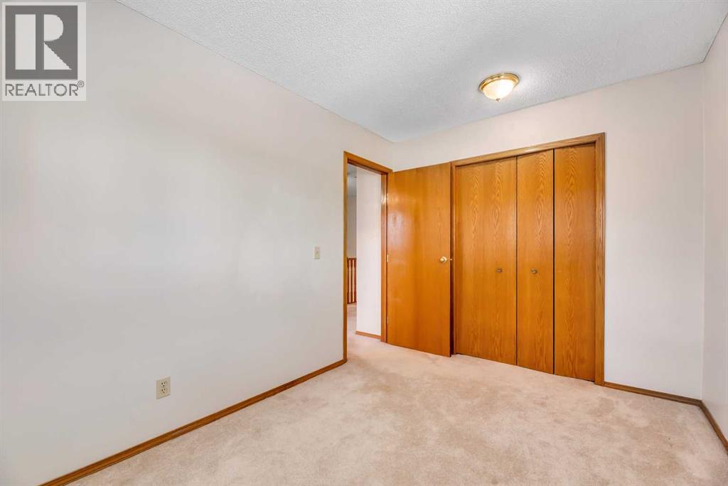 Single Family House for Sale in  Riverglen Park SE Riverbend Calgary 