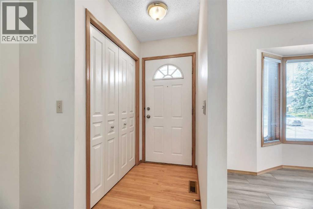 Single Family House for Sale in  Riverglen Park SE Riverbend Calgary 