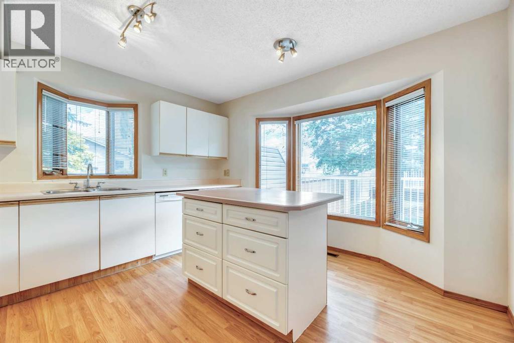 Single Family House for Sale in  Riverglen Park SE Riverbend Calgary 