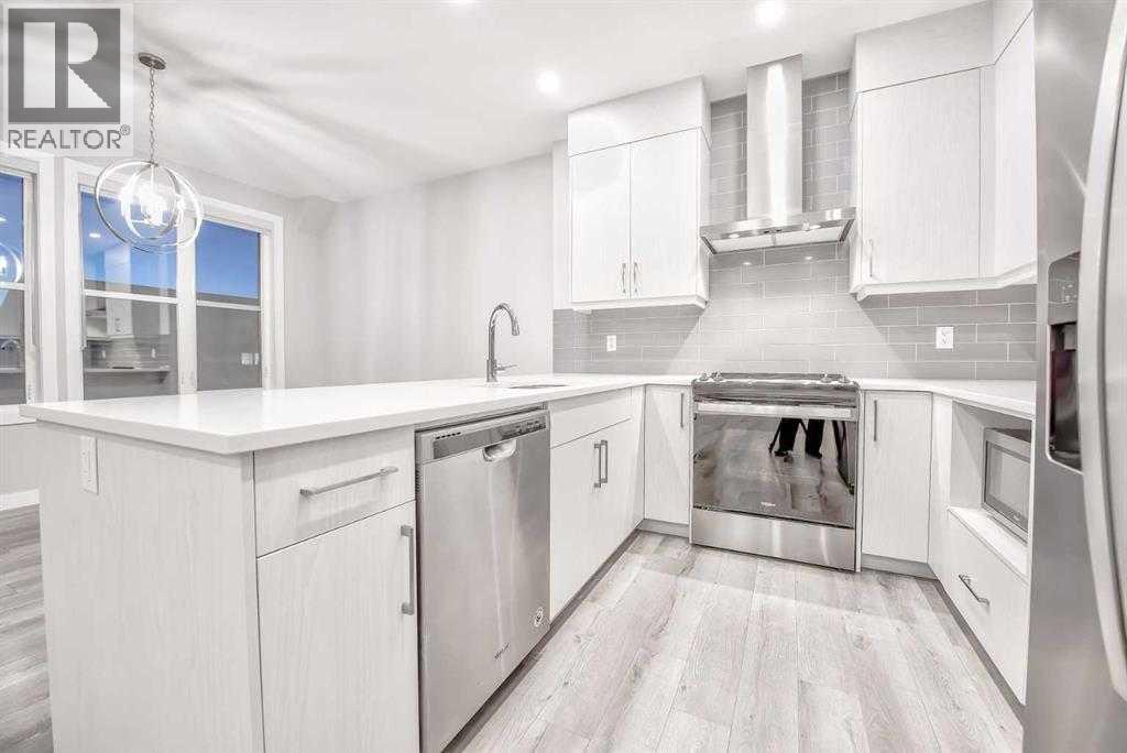 Single Family House for Sale in  Crestridge Common SW Crestmont Calgary 