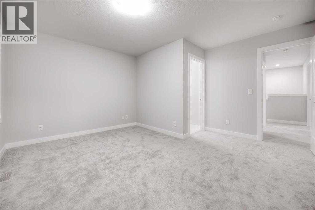 Single Family House for Sale in  Crestridge Common SW Crestmont Calgary 