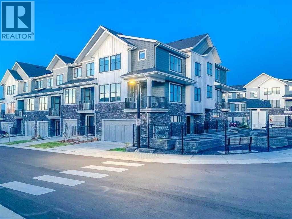 Single Family House for Sale in  Crestridge Common SW Crestmont Calgary 