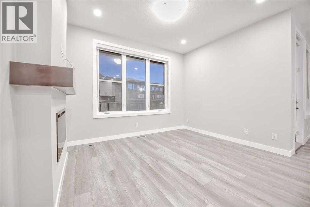 Single Family House for Sale in  Crestridge Common SW Crestmont Calgary 