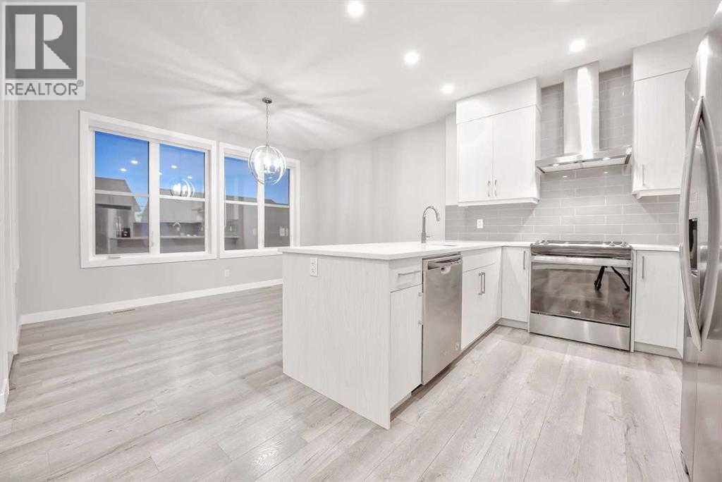 Single Family House for Sale in  Crestridge Common SW Crestmont Calgary 