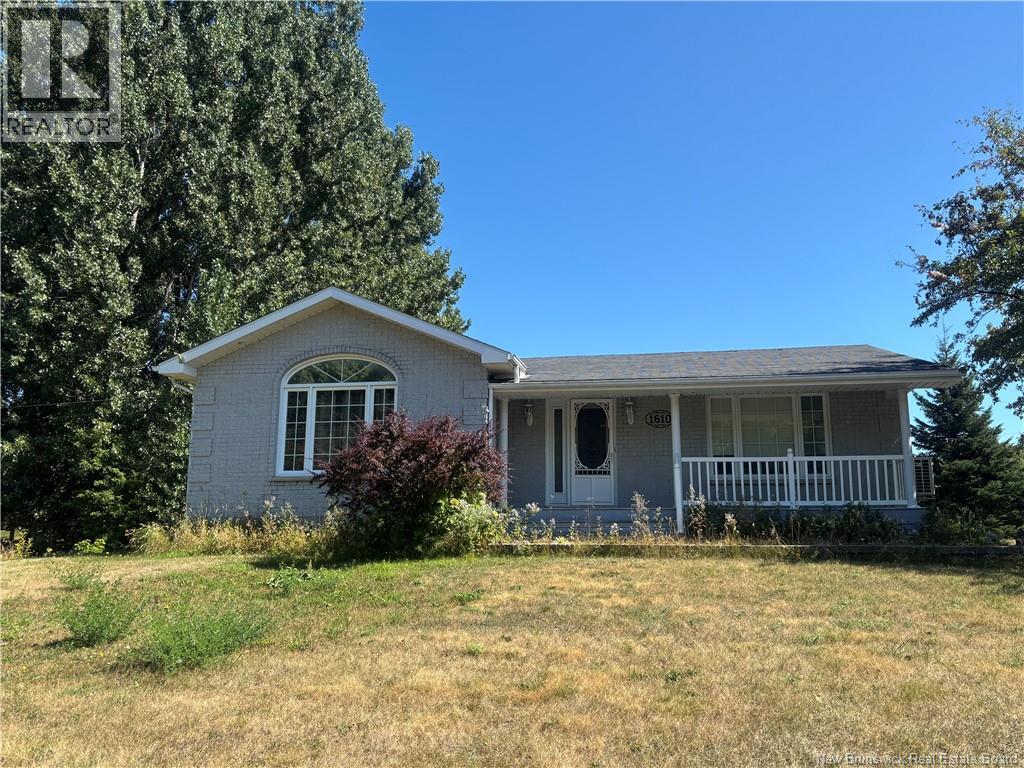 1610 St Peter Avenue - Photo 3 of 37, Bathurst, New Brunswick