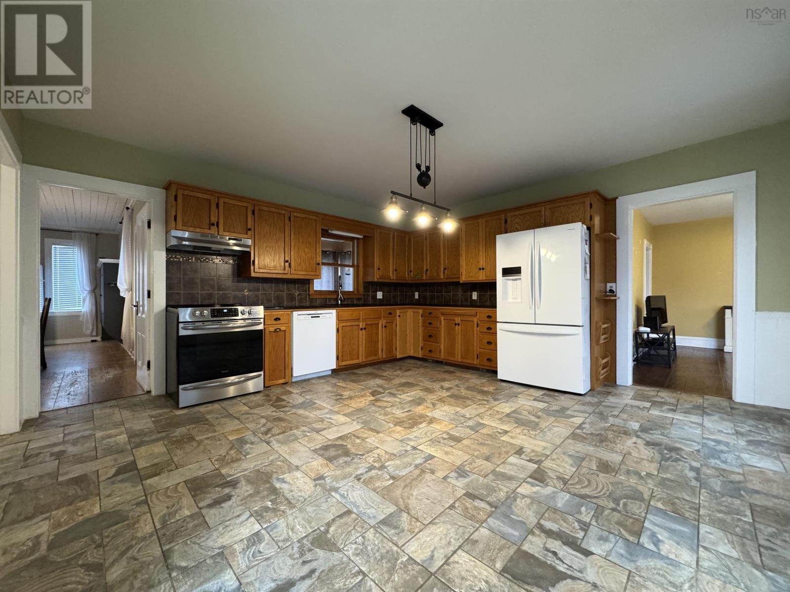 Property 5 of 36 of 8793 Highway 1