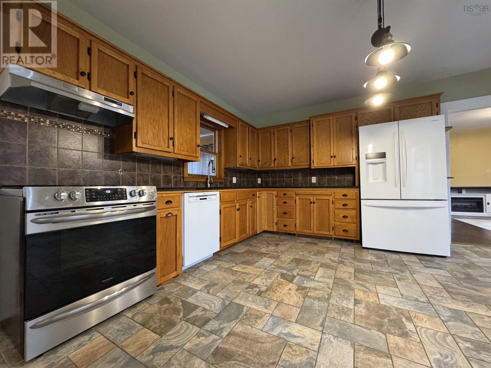 Property 6 of 36 of 8793 Highway 1