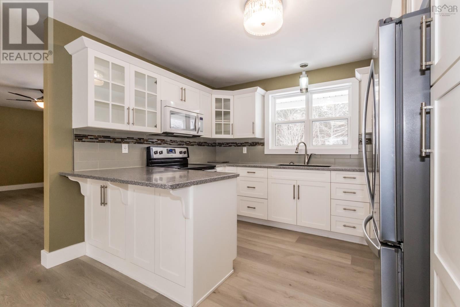 Property 5 of 46 of 1685 Highway 201