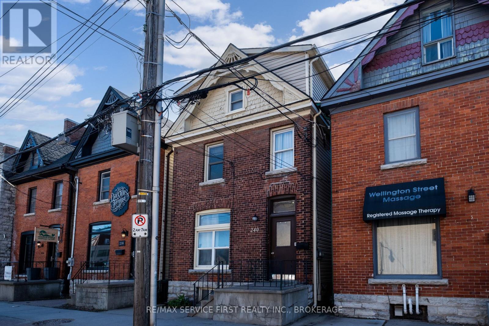 240 WELLINGTON STREET - 1