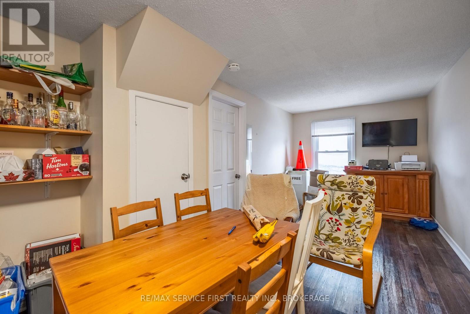 240 WELLINGTON STREET - 14