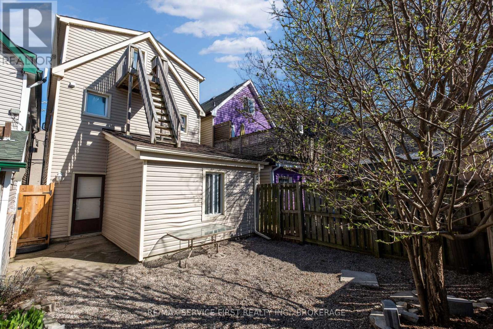 240 WELLINGTON STREET - 17