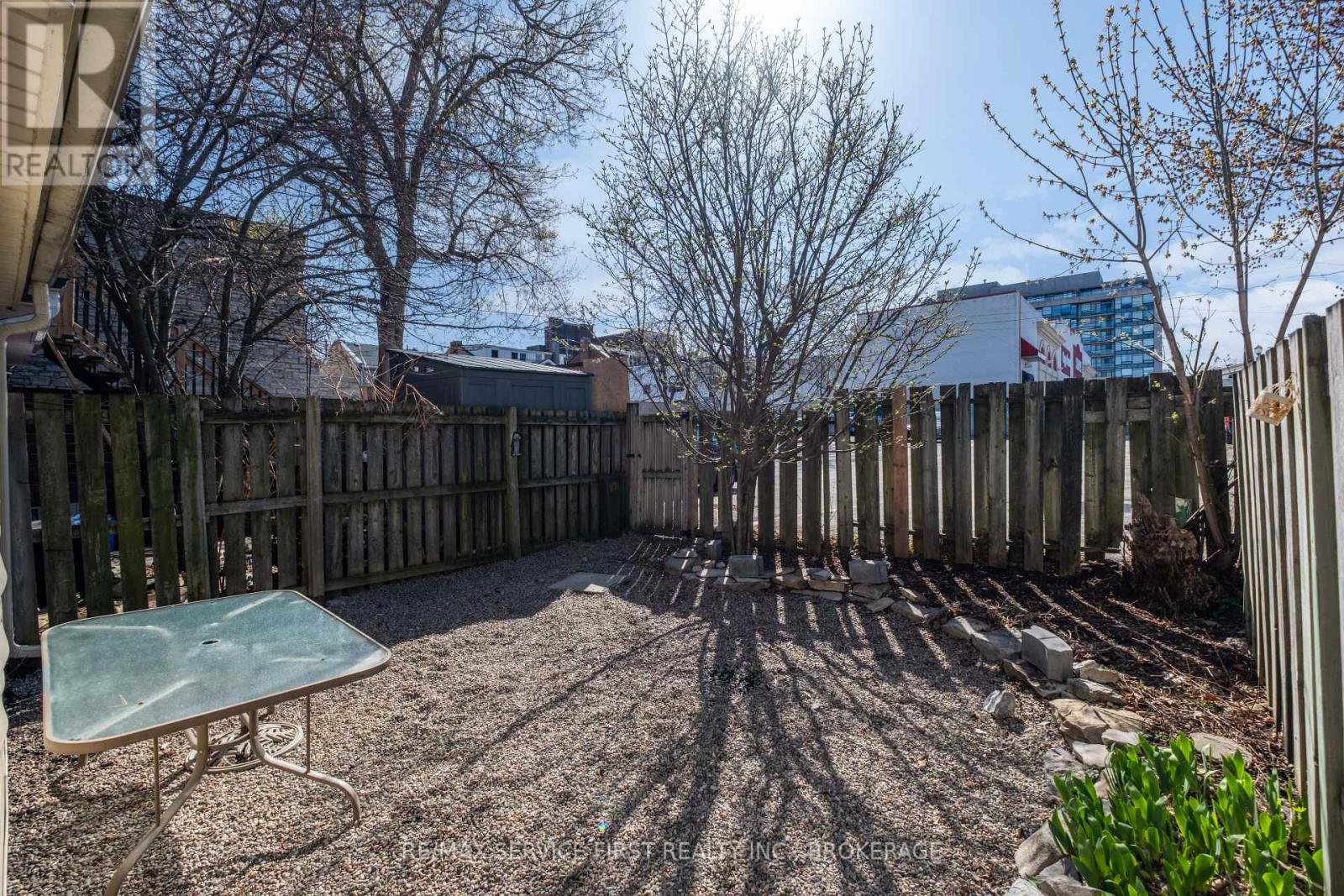 240 WELLINGTON STREET - 19
