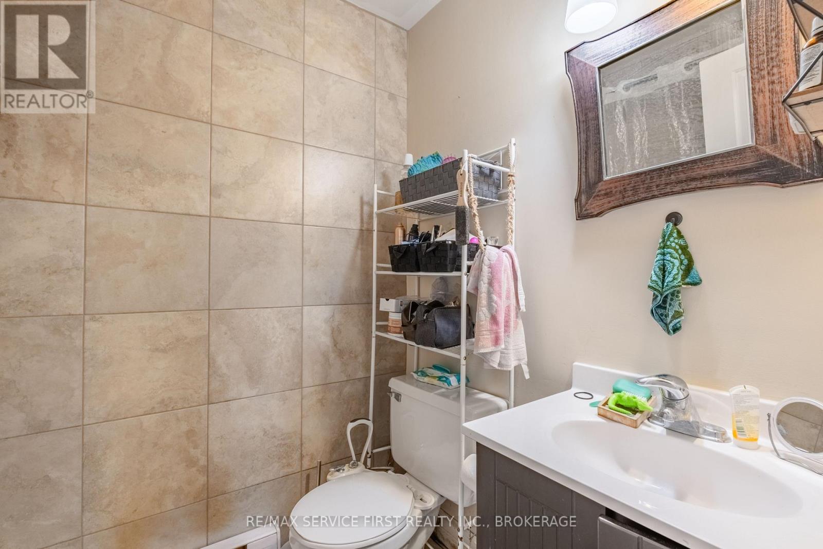 240 WELLINGTON STREET - 6